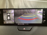 狭い場所での駐車やすれ違いなどでより的確な運転操作に役立つ360&deg;ビューモニターが装備されています。