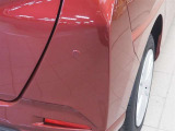 コーナーセンサーを車の前後に装備。障害物までの距離に応じて警告音を変えてお知らせ。縦列駐車時や駐車場・車庫などでの取り回しをサポートします。