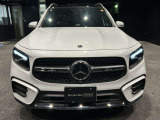 メルセデス・ベンツ八王子の最新のショールームには、大型モニターがあり最先端のメルセデス・ベンツをご体感頂けます!屋内展示場のため、天候の悪い日でも、ごゆっくりとお車をご覧頂ける店舗でございます!