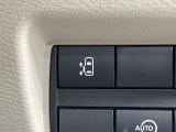 【パワースライドドア】スマートキーや運転席のスイッチでスライドドアの開閉が可能♪電動だから力を入れてドアを開ける必要が無く、小さいお子様でも、重い荷物を持っている時もラクに開け閉めできます♪