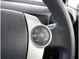 運転中、オーディオの操作をしてて、ハッとしたことはありませんか?ステアリングスイッチは、運転中でもハンドルでオーディオの操作が可能です。