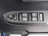 愛知ダイハツのお店では、ダイハツ車を知り尽くしたプロフェッショナルなサービススタッフが、専用の診断機器を使って各システムを点検しております。