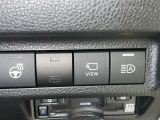 オートマチックハイビームとは、先行車や対向車のライトを認識し、ハイビームとロービームを自動で切り替える機能です。夜道の視界を確保します。詳細は販売店スタッフまでおたずねください。