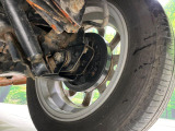 お車を安心してお乗りいただく為には、足回りの定期点検が欠かせません。サービスサポート(有償保証)では無料点検もご提供しており、安心のカーライフをお過ごしいただけるサポート体制が整っています。