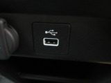 便利な充電用USBジャックも付いています。