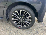 車両本体価格の一部を残価として据え置くことで、月々のお支払いを抑えることが出来ます。詳しくは、当店スタッフまでお気軽にお問い合わせください。