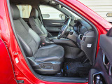 【運転席パワーシート&ドライビングポジションメモリー機能】運転手にあったシートパターン設定可能です。