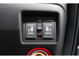 ◆◆両側電動スライドドア!!荷物で手が塞がる時など簡単にドアの開閉が出来ます!何より力いらずで開閉OK!女性やお年寄りにも優しい♪電動機能はOFFにもできますから元気なお子様の駆け出しも安心!