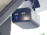 ドライブレコーダー装備です!もしもの時やあおり運転など、映像記録は証拠になるのであると安心ですね!