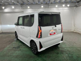 ミラクルオープンドアは、チャイルドシートの乗せ降ろしや狭い駐車場での乗降に大活躍ですよ。