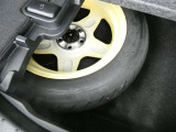 【応急用タイヤ】応急用タイヤが付属します。こちらもしっかりと点検してお渡しいたします。