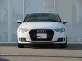 《認定中古車納車前点検100項目・高度な訓練・教育を受けたアウディ専任メカニックが、100項目に及ぶ精密な点検を実施いたします。》