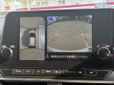 【アラウンドビューモニター】上空から見下ろしているかのような映像で駐車をサポート。安心です。