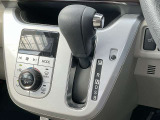■変速ショックの無いCVT(無段変速車)インパネシフトで、スムーズなシフト操作とサイドウォークスルーも可能です!
