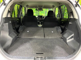 普段のお買い物や通勤、送迎等に十分な荷室スペースを確保しております。セカンドシートを倒すと、大きな荷物の積載も可能です♪