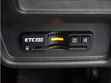 ◆ETC2.0◆進化したドライブ体験。料金収受システムだけだったETCが生まれ変わって、高速道路を賢く使うETC2.0に進化しました。多彩な情報サービスが便利で快適なドライブ体験を提供します。