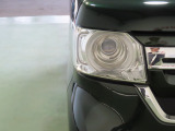 LEDヘッドライトは、点灯の瞬間から光量を発揮し、突然暗くなるトンネルなどでの安定感を高めます。