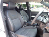 シートはゼログラビティシートといって人間工学に基づいた形状のシートになっておりますので運転時の疲労感を軽減します♪