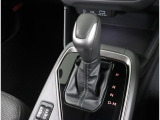 CVT(無段階変速)による滑らかな加速は振動も少なく、また水平対向エンジンとの相性も良く快適性を高めています!!