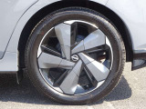 【タイヤ】 【純正17インチアルミホイール】《205/50R17》専用のアルミなのでお車のイメージぴったりですね!