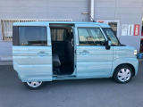 両側スライドドアなので、狭い駐車場でも乗り降りもラクラク♪