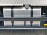 燃料タンクは400Lアルミ製です。