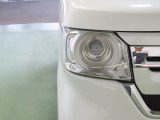 LEDヘッドライトは、点灯の瞬間から光量を発揮し、突然暗くなるトンネルなどでの安定感を高めます。