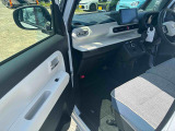 安全安心な走行のために、納車前には小さなクルマを知り尽くしたエキスパートが基本性能に関わる機能や状態を徹底的に点検しています。
