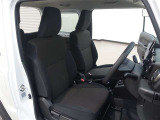 見通しのよいすっきりとした視界で、誰でも運転しやすいです。運転のしやすさは疲れにくさにも繋がりますよ♪