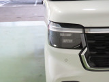 LEDヘッドライトは、点灯の瞬間から光量を発揮し、突然暗くなるトンネルなどでの安定感を高めます。