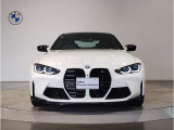 【キドニーグリル】BMWは約90年もの間、ほぼ全ての車両にひと目でBMWだと分かるこの特徴的なフロントグリルが備えられ、デザイン・アイコンとして親しまれてきました。