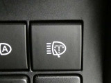 ヘッドライトの汚れをウォッシャーの力で洗浄するヘッドライトウォッシャー装備です。