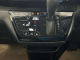 「オートエアコン」車内の温度を感知して、自動で温度調整をしてくれます