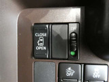 片側電動スライドドアのスイッチ付です。車内からもスイッチひとつで楽にドアの開閉が可能です。電動なので開閉時に力を使う必要がなく、半ドアになることもありません!
