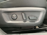 運転席パワーシートにになります☆スライドや、リクライニング、リフター(座席の高さ)の操作が楽に行えます♪