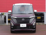 LEDヘッド&LEDフォグランプ搭載!明るくクリアな視界を確保して、安全運転を支援します。本革巻ステアリング、両側オートスライドドア、15インチアルミ、前後ドラレコ、シートヒーターなど豪華装備満載!