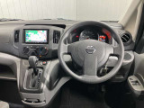 【運転席・助手席】スッキリとしたハンドル周りで使い勝手がいいです★