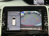 【アラウンドビューモニター】クルマを上から見下ろした視点で駐車をしっかりとサポートします!!