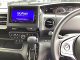 ホンダ純正メモリーナビ搭載なので、遠方へのドライブもお任せ下さい!ステアリング左手側にオーディオ関連のコントロールスイッチを配置しています。操作時は視線を逸らすことなく運転に集中できます