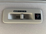 【後席シーリングファン】エアコンの風を後部座席まで届けてくれ、広い車内空間でも素早く快適な温度になります♪真夏や真冬に便利な機能です。