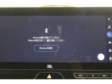 Bluetooth機能搭載。車とスマホやiPhoneをペアリングしておけばハンズフリー電話はもちろん、スマホやiPhone内の音楽を車のスピーカーで流すこともできます。