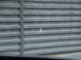 運転視界の遠方上方に虚像を投影することで前を見ながら情報の視認ができます。本当にドライバーが必要な情報を適切に伝え、楽しんで頂くことを考えた新世代装備です。※虚像は2.6m前方に浮かぶイメージです。