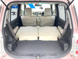 積み下ろしのしやすいデッキにはたっぷりと荷物を積み込んでいただけます。遊びから仕事まで、様々なシーンで頼れます♪