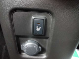 運転席シートヒーター付きです。