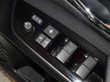 電動格納式ドアミラー・パワーウインドウを装備しています。