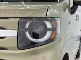 LEDヘッドライトは、点灯の瞬間から最大光量を発揮し、突然暗くなるトンネルなどでの安定感を高めます。