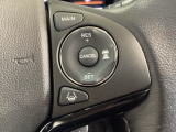 ハンドルにHondaセンシング系のクルーズコントロールやレーンキープアシストなどのスイッチが装備されています。ハンドルから手を離さず安全に操作できます。