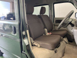 車を運転する際には運転席の存在は欠かせません。しっかりとチェックしたいポイントですね。