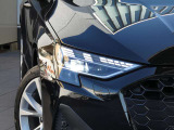 ■マトリクスLEDヘッドライト■高速道路などでは、対向車や先行車を検知すると、その部分だけハイビームのLED を消灯または減光させることで、周囲に迷惑をかけることなく常時ハイビームを利用することが可能。