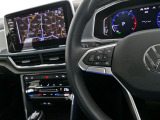 設定したスピードを上限に自動で加減速をし、一定の車間距離を保つ事で長距離運転の疲労を軽減する【ACC】が装備。